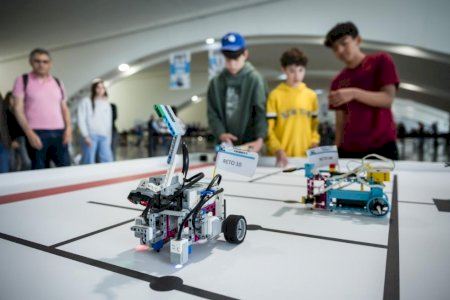 El Museu de les Ciències celebra la final de la XIV edición del concurso ‘Desafío Robot’ con pruebas de habilidad y bailes robóticos