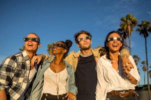 El eclipse solar total que verá la Comunitat Valenciana puede dejar daños irreversibles en la vista si se mira sin protección El eclipse solar total que verá la Comunitat Valenciana puede dejar daños irreversibles en la vista si se mira sin protección