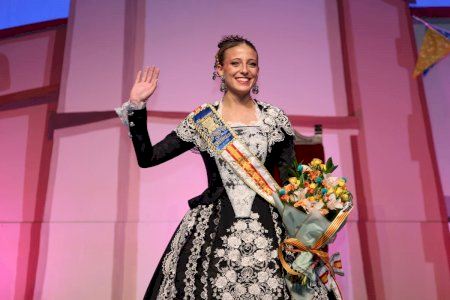 GALERÍA | Almassora corona una noche inolvidable con la presentación de Martina Caparrós como reina de las fiestas