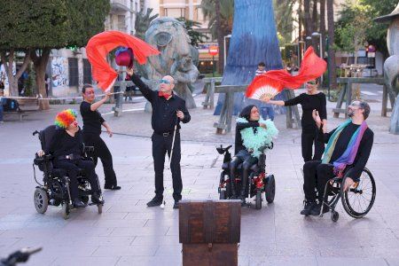 GALERÍA | La Nit de l’Art convierte Castellón en un gran escenario con más de 130 propuestas