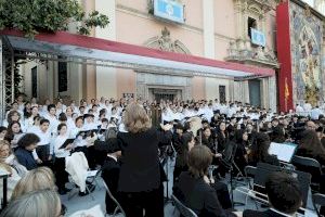 El arzobispo de Valencia reivindica ante la Mare de Déu dels Desemparats una caridad “sin diferencias entre los de aquí y los de fuera” - (foto 3)