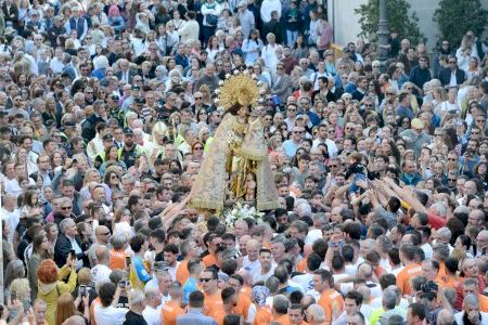 Valencia se rinde a la Mare de Déu dels Desemparats: fervor, calles llenas y un Traslado histórico hasta la Catedral