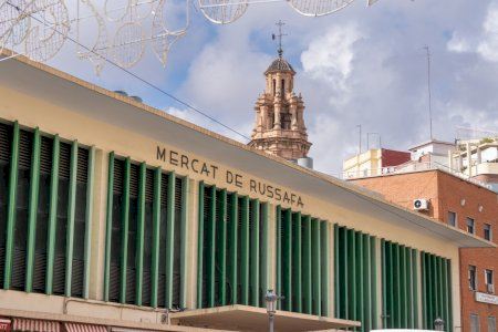 El Ayuntamiento licita por 60.000 euros la redacción del proyecto para renovar la fachada del Mercado de Russafa