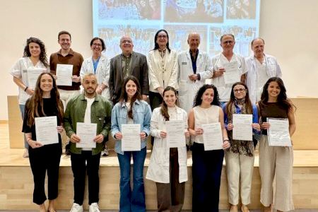 El Hospital Universitario Doctor Peset y Fisabio reconocen a 12 jóvenes investigadores por sus trabajos científicos