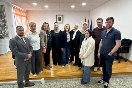 Serra acoge a una delegación de mujeres palestinas en un intercambio sobre participación política e igualdad