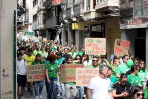 Aulas a medio gas y calles llenas por el primer día de huelga educativa indefinida en la Comunitat Valenciana