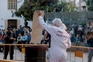 La Nit de l’Art desafía la lluvia y desborda Castelló con su edición más multitudinaria - (foto 9)