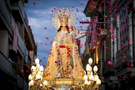 Torrent demostra la seua devoció a la Mare de Déu dels Desamparats en un cap de setmana multitudinari