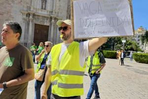 El profesorado lleva a las calles de Burriana su lucha por una educación pública de calidad - (foto 12)
