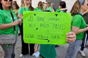 El profesorado lleva a las calles de Burriana su lucha por una educación pública de calidad - (foto 10)