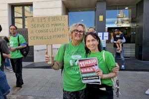 El profesorado lleva a las calles de Burriana su lucha por una educación pública de calidad - (foto 9)