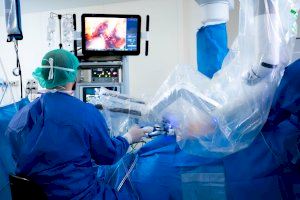 El robot Da Vinci mejora el tratamiento del cáncer de próstata en Valencia