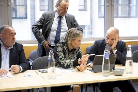 Marta Barrachina exige a la Comisión Europea que rectifique para “salvaguardar el empleo de las 70.000 familias que viven de la cerámica”