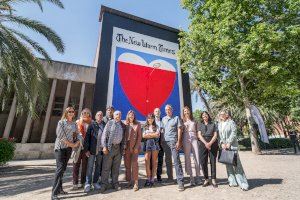 El nuevo mural de Valencia que convierte un corazón de hielo en una llamada de alerta por los océanos - (foto 2)
