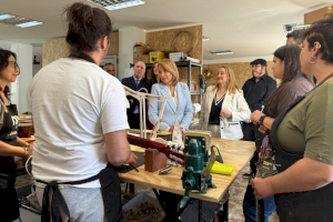 Camarero subraya el papel de la Comunitat Valenciana como referente nacional en formación especializada en luthería