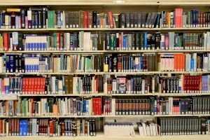 La Biblioteca Central de Gandia amplía su horario durante la época de exámenes