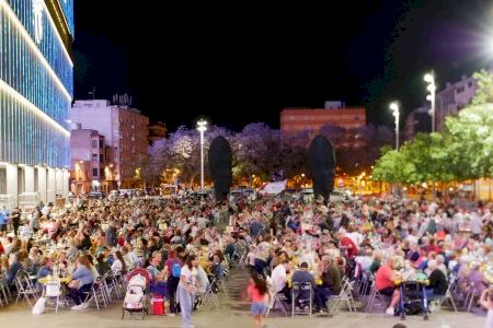 Vila-real reúne a 2.200 personas en el XXIV Macrosopar de Sant Pasqual