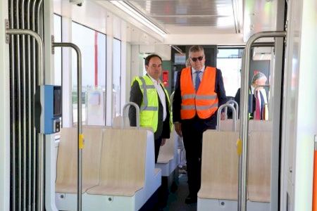 Els nous tramvies valencians que fabriquen a Albuixec: més places, més accessibilitat i arribada progressiva a Alacant i València Els nous tramvies valencians que fabriquen a Albuixec: més places, més accessibilitat i arribada progressiva a Alacant i València