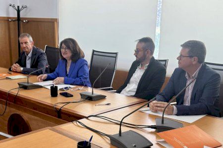 Más de una docena de entidades agrícolas se alían a la UA para la creación de la Cátedra de Eficiencia Hídrica y Agricultura Sostenible Más de una docena de entidades agrícolas se alían a la UA para la creación de la Cátedra de Eficiencia Hídrica y Agricultura Sostenible