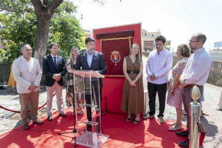 Alicante perpetúa el recuerdo de Florentino Regalado y da su nombre a la pasarela entre el Pla y La Goteta