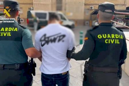 Un guardia civil fuera de servicio reconoce en la calle a un sospechoso y cae un grupo de cogoteros en Villena