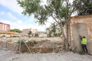 Elda inicia las obras del nuevo aparcamiento gratuito de Emérito Maestre con 160 plazas - (foto 2) Elda inicia las obras del nuevo aparcamiento gratuito de Emérito Maestre con 160 plazas - (foto 2)