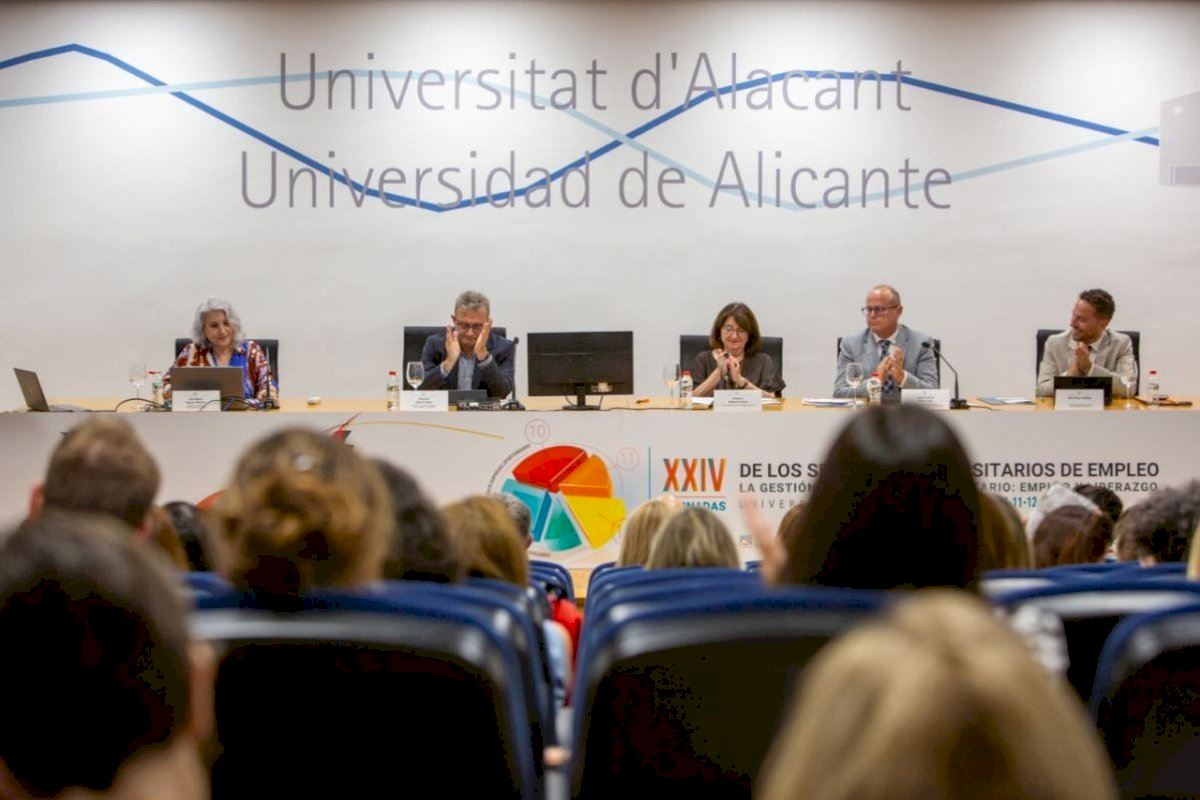 Más de un centenar de especialistas analizan en la Universidad de Alicante los retos del talento universitario y la empleabilidad