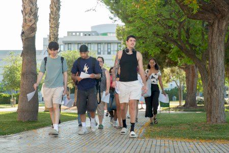 La UA tramita 16.000 solicitudes de ayudas al estudio para el curso 2026/2027