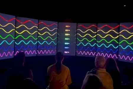 El color se convierte en el protagonista de la nueva exposición temporal en el MACA