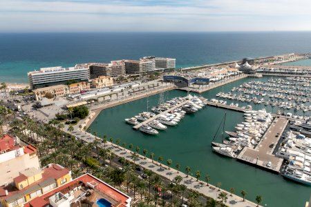 Alicante y la Autoridad Portuaria refuerzan la coordinación para garantizar espacios portuarios más seguros y accesibles a la ciudadanía