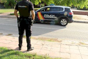 València s'estremeix per una agressió homòfoba en el llit del Túria: cinc joves detinguts - (foto 2) València s'estremeix per una agressió homòfoba en el llit del Túria: cinc joves detinguts - (foto 2)