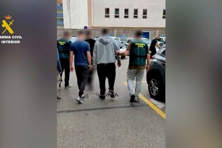 Cae en Torrevieja un grupo que estafaba con falsos SMS bancarios a víctimas de toda España
