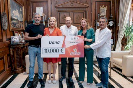 AFANIAS recibe 10.000 euros recaudados en la VII edición del Vermut Solidario AFANIAS recibe 10.000 euros recaudados en la VII edición del Vermut Solidario