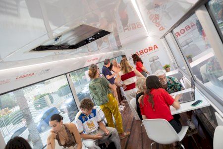 El Bus Labora acerca los servicios de empleo y formación a la ciudadanía de l’Alfàs del Pi