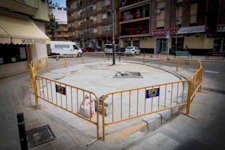 Torrent transforma antiguos espacios vallados con grava en nuevas zonas peatonales y de convivencia en las calles San Valeriano y Germanies