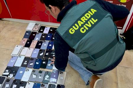Seis detenidos por robar móviles y tablets de paquetes en una empresa de transporte de Valencia