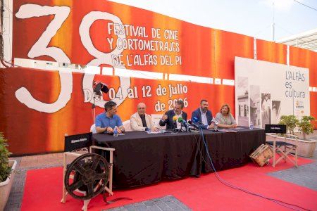 Eduard Fernández completa el trío de Faros de Plata del 38 Festival de Cine de l’Alfàs