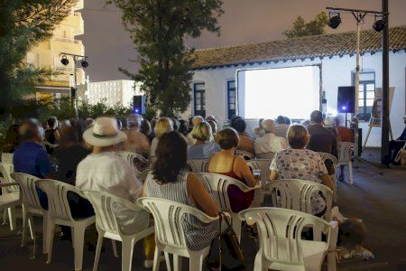 El Festival de Cine de l'Alfàs estrena el ciclo 'Cine al Carrer' con tres películas para toda la familia