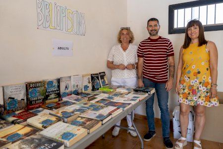 L'Alcora renueva su apuesta por la lectura estival con el regreso de la 'bibliopiscina'