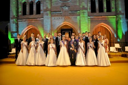 Albal dona la benvinguda a les seues Festes Patronals amb la presentació oficial de la Reina, el Rei i les Dames i Damos de Santa Anna 2026 Albal dona la benvinguda a les seues Festes Patronals amb la presentació oficial de la Reina, el Rei i les Dames i Damos de Santa Anna 2026