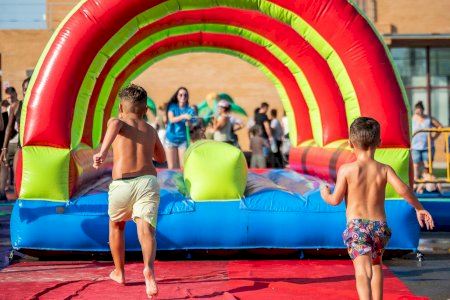 Almassora refresca l’estiu amb quatre jornades de festes de l’aigua gratuïtes per a tota la família Almassora refresca l’estiu amb quatre jornades de festes de l’aigua gratuïtes per a tota la família