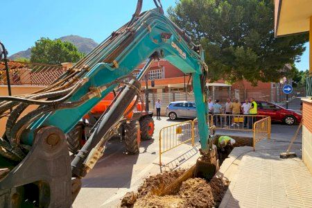 Orihuela inicia obras de la red de pluviales en la avenida Constitución para reducir inundaciones en Capuchinos y Espeñetas