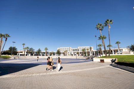 La UJI reafirma el atractivo de su oferta académica y consolida su posicionamiento con los buenos resultados en la preinscripción La UJI reafirma el atractivo de su oferta académica y consolida su posicionamiento con los buenos resultados en la preinscripción