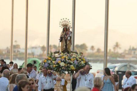El Puerto de Burriana celebra las fiestas del Carmen con procesión marítima, música, color y tradición taurina El Puerto de Burriana celebra las fiestas del Carmen con procesión marítima, música, color y tradición taurina