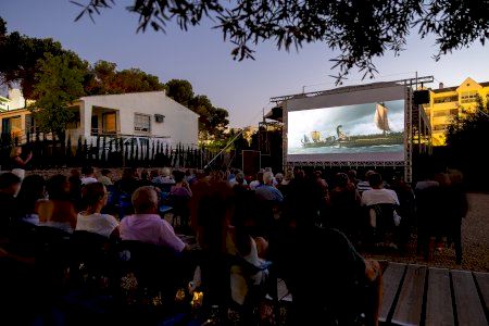 El cine bajo las estrellas regresa al Museo Villa Romana del Albir con películas para todos los público El cine bajo las estrellas regresa al Museo Villa Romana del Albir con películas para todos los público