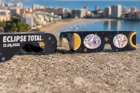 Cómo conseguir gafas gratis para ver el eclipse total de Sol del 12 de agosto en Oropesa del Mar: fechas y puntos de reparto
