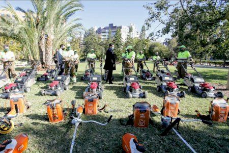 Alicante licita el nuevo contrato de Parques y Jardines por 44,7 millones de euros para los próximos cuatro años Alicante licita el nuevo contrato de Parques y Jardines por 44,7 millones de euros para los próximos cuatro años