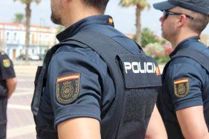 Detienen en Torrent a un hombre tras intentar asfixiar y amenazar con un cuchillo a su expareja - (foto 2) Detienen en Torrent a un hombre tras intentar asfixiar y amenazar con un cuchillo a su expareja - (foto 2)