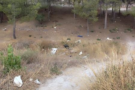 VOX Elda pide al Ayuntamiento que desbroce de inmediato el linde de la Avenida de la Ribera en Huerta Nueva por riesgo de incendios VOX Elda pide al Ayuntamiento que desbroce de inmediato el linde de la Avenida de la Ribera en Huerta Nueva por riesgo de incendios