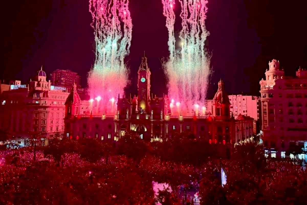 La resaca de la victoria de España deja dos detenidos en València tras lanzar adoquines contra la Policía Local